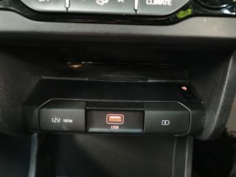 Kia Niro 64kWh 4+ (201 bhp) - REVERSE CAM - NAV - LEATHER