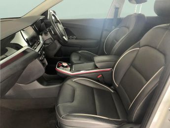 Kia Niro 64kWh 4+ (201 bhp) - HEAT AND COOL SEATS - REVERSE CAM - NAV