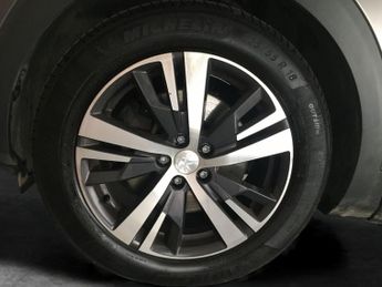 Peugeot 3008 1.6 13.2kWh Allure Plug-in e-EAT (225 ps) - BLIND SPOT ASSIST