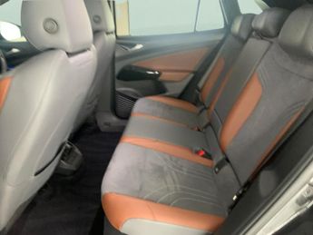 Volkswagen ID.4 Pro Performance 77kWh 1ST Edition (204 ps) - REVERSE CAM - HEATE