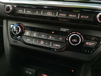 Kia Niro 64kWh 4+ (201 bhp) - REVERSE CAM - NAV - LEATHER