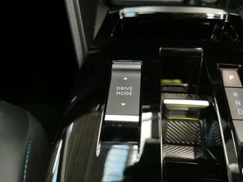 Citroen e-C4 50kWh Shine (136 ps) - REVERSE CAM - HEATED STEERING - BLIND SPO