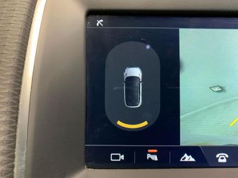 Land Rover Range Rover Evoque 2.0 D150 MHEV 4WD (150 ps) - CRUISE - PARK SENSORS - 17IN ALLOYS