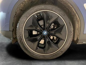 BMW iX3 80kWh Premier Edition Pro (286 ps) - SURROUND VIEW - DRIVING ASS