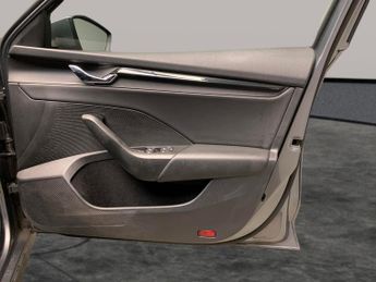 Skoda Octavia 1.0 TSI e-TEC MHEV SE Technology DSG (110 ps) - PARK SENSORS - A