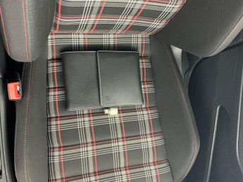 Volkswagen Golf 2.0 TSI GPF GTI Performance DSG (245 ps) - REVERSE CAM - HEATED 