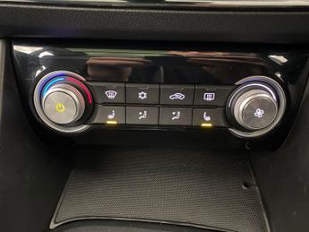 MG MG ZS 44.5kWh Exclusive (143 ps) - HEATED SEATS - NAV - BLIND SPOT ASS