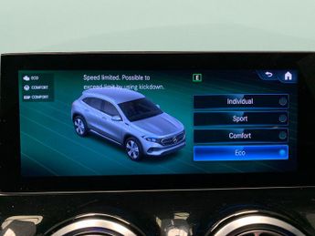 Mercedes-Benz EQA EQA 250+ 70.5kWh AMG Line (190 ps) - ADAPTIVE LIGHTS - HEATED LE