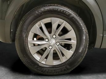 Peugeot E-2008 50kWh Active Premium (136 ps) - CRUISE - SPEED LIMIT RECOG - AIR