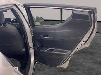 Toyota C-HR 1.8 VVT-h Design CVT (122 ps) - HEATED SEATS - LANE DEPARTURE AL