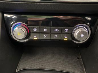 MG MG ZS 44.5kWh Exclusive (143 ps) - HEATED SEATS - NAV - BLIND SPOT ASS