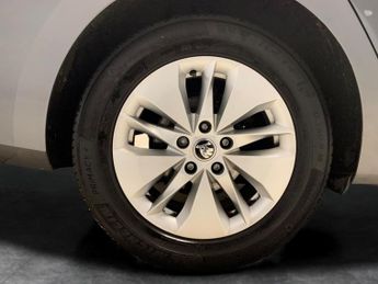 Skoda Octavia 1.0 TSI e-TEC MHEV SE Technology DSG (110 ps) - PARK SENSORS - A