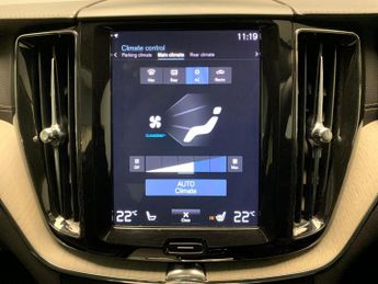 Volvo XC60 2.0 T5 Inscription Pro AWD (250 ps) - INTELLISAFE SURROUND - DAR