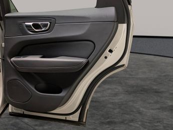 Volvo XC60 2.0 T5 Inscription Pro AWD (250 ps) - INTELLISAFE SURROUND - DAR