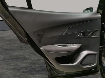 Peugeot E-2008 50kWh Active Premium (136 ps) - CRUISE - SPEED LIMIT RECOG - AIR