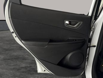 Hyundai Kona 64kWh Premium (7kW Charger) (204 ps) - NAV - BLIND SPOT ASSIST