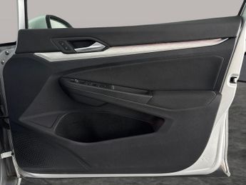 Volkswagen Golf 2.0 TDI Life DSG (115 ps) - LANE DEPARTURE  - WIFI - BLUETOOTH