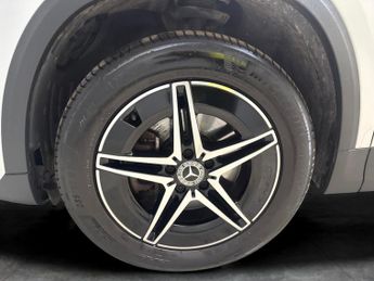 Mercedes-Benz EQA EQA 250 66.5kWh AMG Line (190 ps) - ADAPTIVE LIGHTS - HEATED LEA