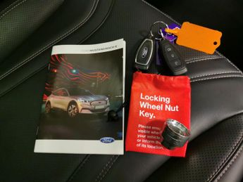 Ford Mustang Mach-e Extended Range 91kWh Automatic (294 ps) - REVERSE CAM - HEATED S