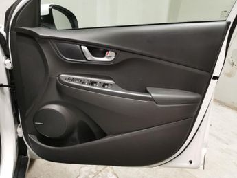Hyundai Kona 64kWh Premium (10.5kW Charger) (204 ps) - HEATED SEATS - HEATED 