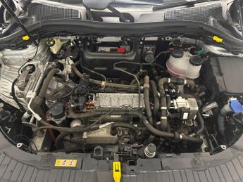 Mercedes-Benz EQA EQA 250 66.5kWh AMG Line (190 ps) - ADAPTIVE LIGHTS - HEATED LEA