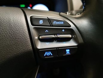Hyundai Kona 64kWh Premium (10.5kW Charger) (204 ps) - HEATED SEATS - HEATED 