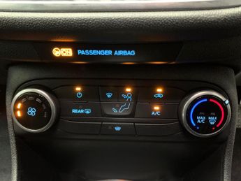 Ford Fiesta 1.0T EcoBoost MHEV ST-Line DCT (125 ps) - NAV - LANE DEPARTURE  