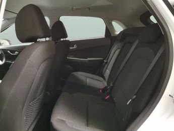 Hyundai Kona 64kWh Premium (10.5kW Charger) (204 ps) - HEATED SEATS - HEATED 
