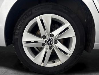 Volkswagen Golf 2.0 TDI Life DSG (115 ps) - LANE DEPARTURE  - WIFI - BLUETOOTH