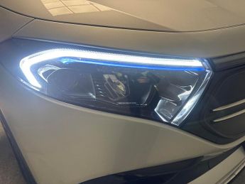 Mercedes-Benz EQA EQA 250 66.5kWh AMG Line (190 ps) - ADAPTIVE LIGHTS - HEATED LEA