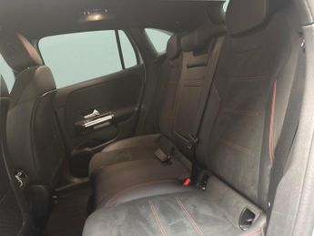 Mercedes-Benz EQA EQA 250 66.5kWh AMG Line (190 ps) - ADAPTIVE LIGHTS - HEATED LEA