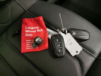 Citroen e-C4 50kWh Shine Plus (136 ps) - HEATED STEERING - BLIND SPOT ASSIST 