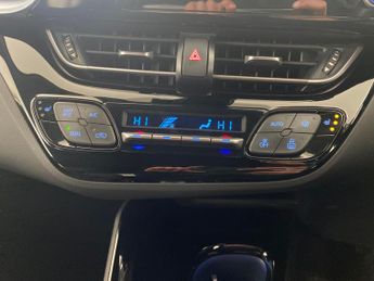 Toyota C-HR 1.8 VVT-h Design CVT (122 ps) - HEATED SEATS - LANE DEPARTURE AL