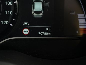 Hyundai Kona 64kWh Premium (7kW Charger) (204 ps) - NAV - BLIND SPOT ASSIST