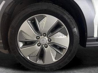 Hyundai Kona 64kWh Premium (7kW Charger) (204 ps) - NAV - BLIND SPOT ASSIST