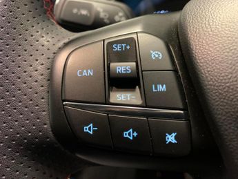 Ford Fiesta 1.0T EcoBoost MHEV ST-Line DCT (125 ps) - NAV - LANE DEPARTURE  