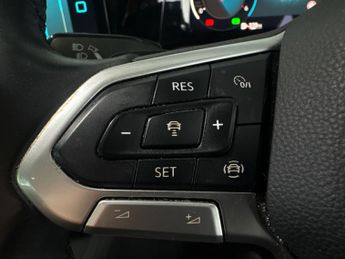 Volkswagen Golf 2.0 TDI Life DSG (115 ps) - LANE DEPARTURE  - WIFI - BLUETOOTH