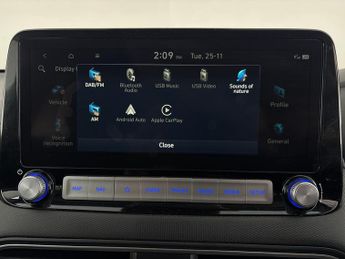 Hyundai Kona 64kWh Premium (7kW Charger) (204 ps) - NAV - BLIND SPOT ASSIST