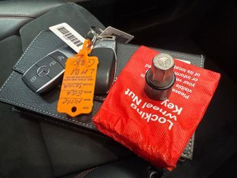 Mercedes-Benz EQA EQA 250 66.5kWh AMG Line (190 ps) - ADAPTIVE LIGHTS - HEATED LEA