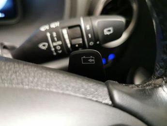 Hyundai Kona 64kWh Premium (10.5kW Charger) (204 ps) - HEATED SEATS - HEATED 