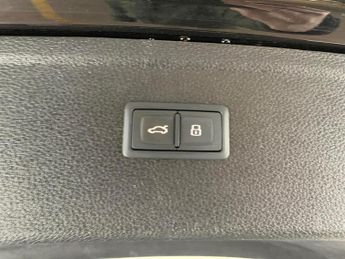 Audi Q5 2.0 TDI 40 Sport S Tronic quattro (204 ps) - WIFI - BLUETOOTH - 