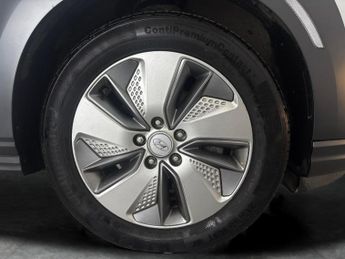 Hyundai Kona 64kWh Premium (7kW Charger) (204 ps) - NAV - BLIND SPOT ASSIST