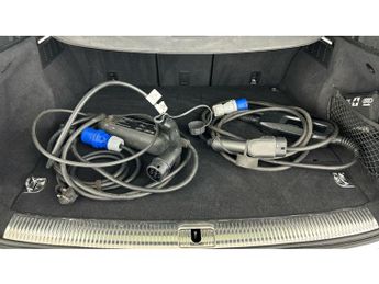 Audi Q5 2.0 TFSIe 50 S line Plug-in S Tronic quattro 17.9kWh (299 ps) - 