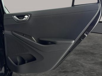 Hyundai Ioniq 38.3kWh Premium (136 ps) - REVERSE CAM - NAV - HEATED SEATS