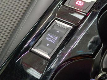 Peugeot E-2008 50kWh GT Line (136 ps) - HEATED SEATS - LANE DEPARTURE  - BLUETO