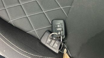 Skoda Karoq 1.5 TSI ACT SportLine DSG (150 ps) - CLIMATE CONTROL - HIGH BEAM