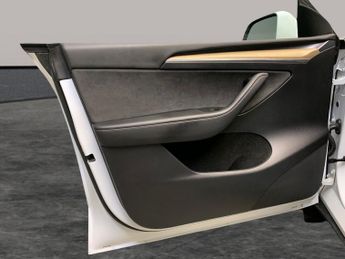 Tesla Model Y SUV RWD (346 ps) - LED - REVERSE CAM - NAV