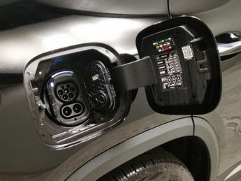 Mercedes-Benz EQA EQA 250+ 70.5kWh AMG Line (Premium) (190 ps) - NAV - ADAPTIVE LI