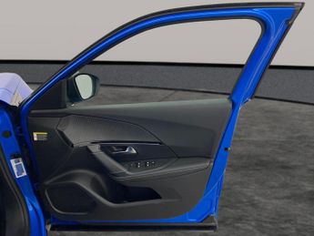 Peugeot E-2008 50kWh GT (136 ps) - LED - REVERSE CAM - NAV