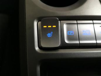 Hyundai Kona 64kWh Premium (10.5kW Charger) (204 ps) - HEATED SEATS - HEATED 